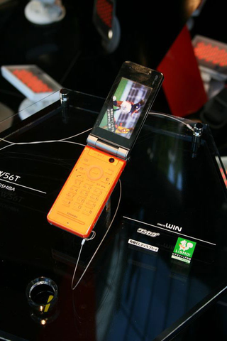 Illustration for article titled The KDDI Design Center's Futuristic Concept Phones and Less Impressive Regular Phones